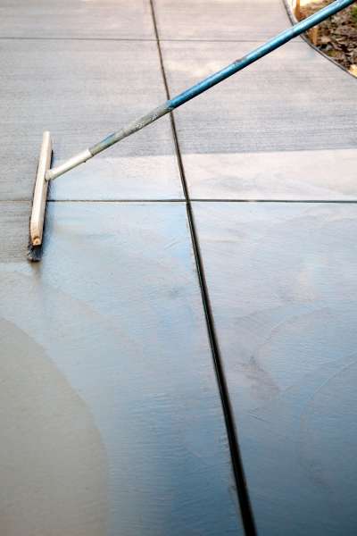 commercial-residential-concrete-services-broom-finish
